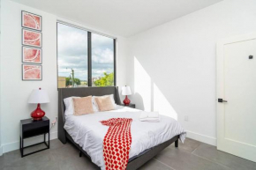 King Bed 2B 1Ba Oasis minutes to Brickell 6 guests
